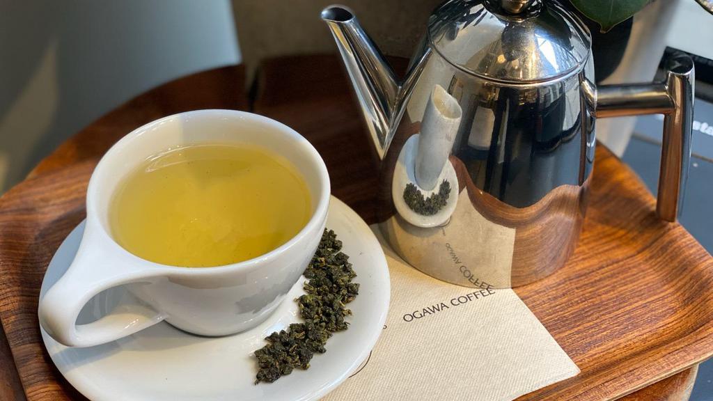 Golden Buds Milk Oolong: Jin Xuan · *Does not contain milk or any milk product* 
 A Taiwanese varietal of caffeinated oolong tea. Has a fresh and mildly sweet flavor with a thick and creamy mouthfeel.  Tasting notes of macadamia, honeydew  and butter. Enjoy it either hot or iced.