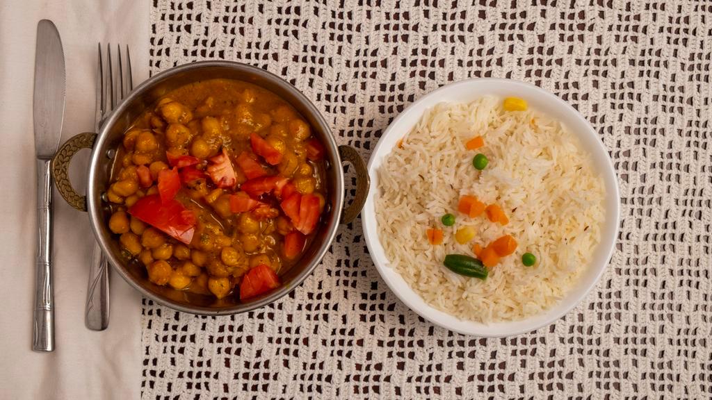 Channa Masala · Chickpeas cooked in a special blend of tarditional spices.