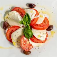 Bandeira Italiana · Fresh mozzarella, tomatoes, basil with extra virgin oil.