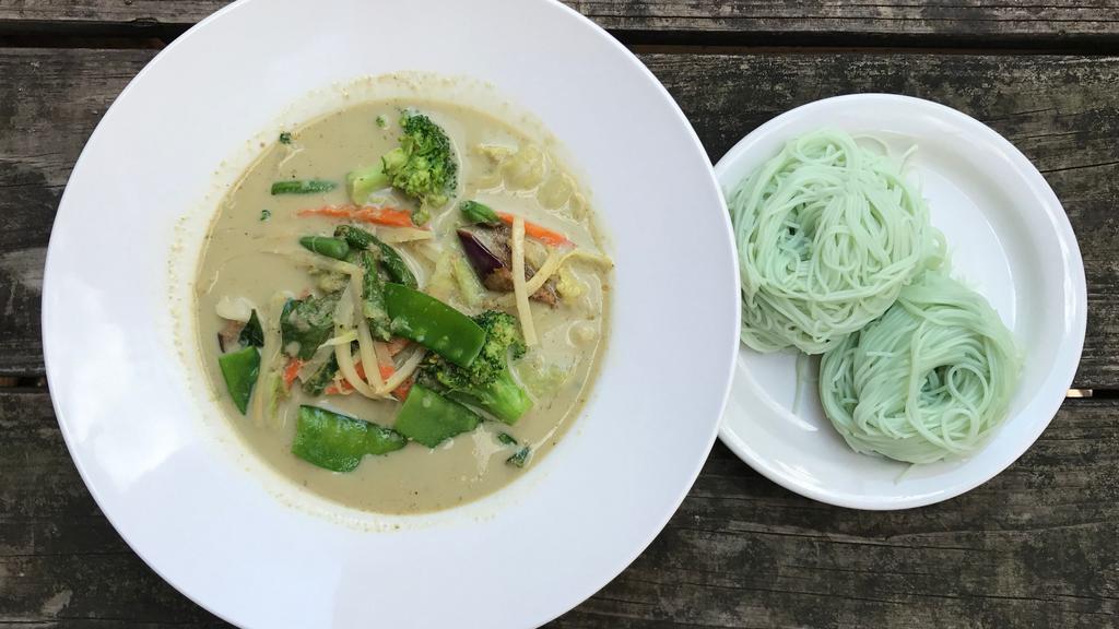 Spicy Curry Noodle Tofu · rice noodle, bamboo shoot, eggplant, green bean, basil, green curry