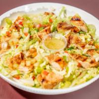 Ensalada De Pollo / Grilled Chicken Salad · Lechugas mezcladas al gusto, Pechuga de pollo al Grilled.