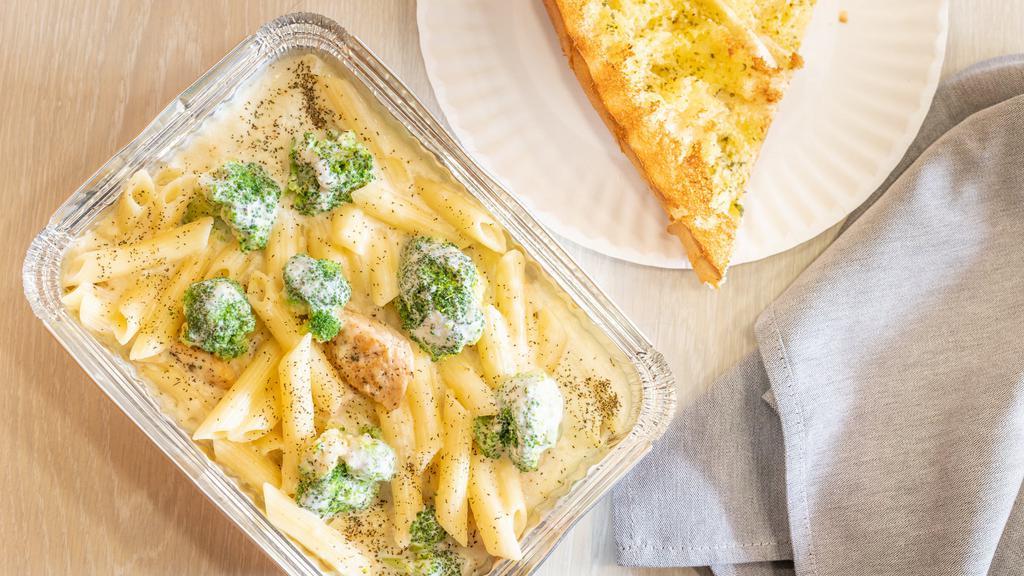Chicken, Ziti, & Broccoli Alfredo Sauce Pasta · Served with garlic bread.
