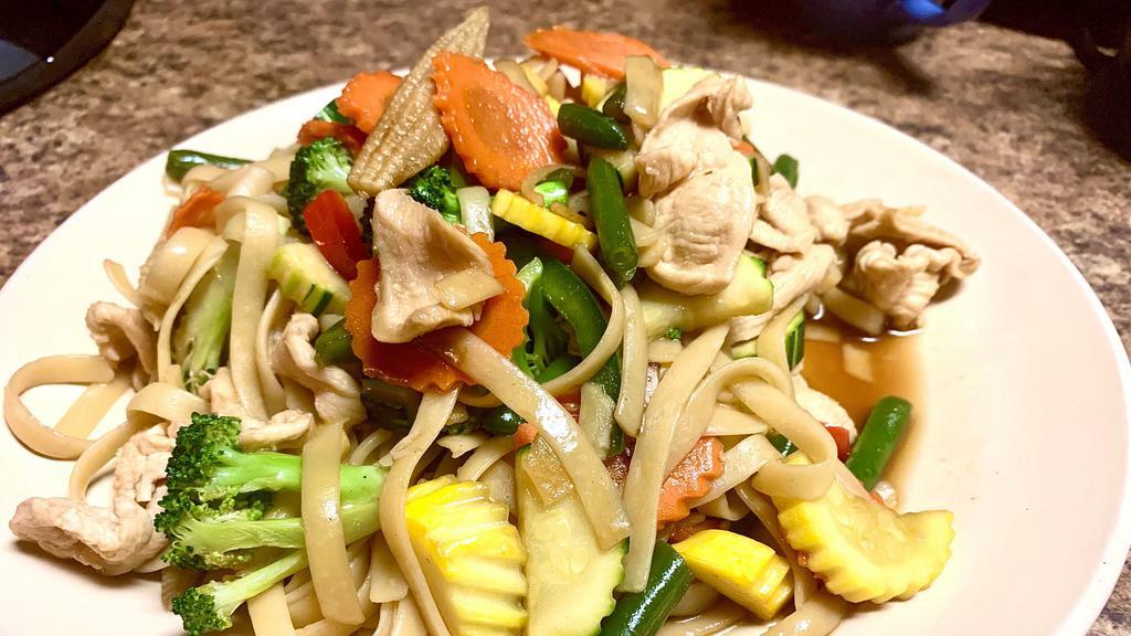 Chicken Pasta Noodle · Fresh pasta noodles, quick stir-fried with mixed vegetables in house special sauce.