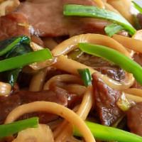 Beef Lo Mein · Served with soft noodles.