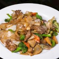 Hu Tieu Xao Heo, Bo, Ga, Hoac Dau Hu (Flat Rice Noodle) · Flat rice noodle with stir-fried with pork, beef, chicken or tofu with vegetable medley.