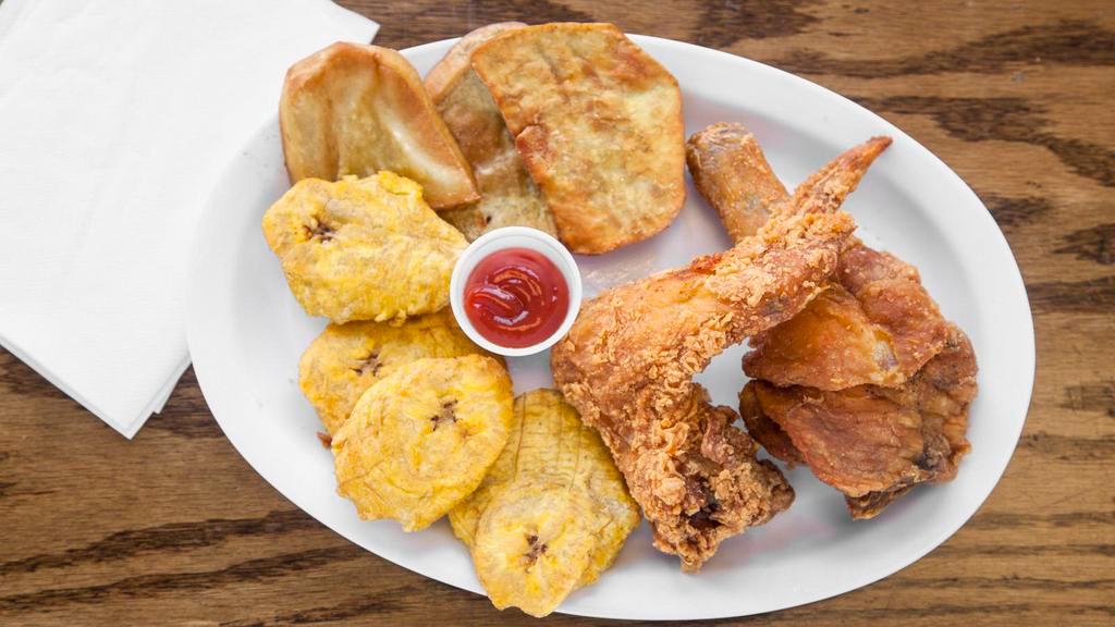 Combo Capitaleño Regular · Fried chicken and 2 sides