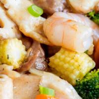 Happy Family · Jumbo shrimp, scallops and chicken sautéed with mixed vegetables.