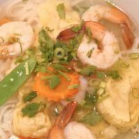 Chicken Wonton · Rice noodle, chicken wontons, shrimps, snow peas, carrots in clear broth