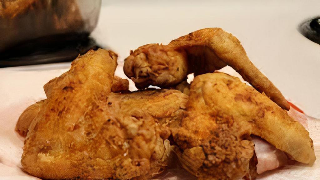 Fried Chicken Wings · Choice of 3 Wings or 6 Wings includes 2 sides and dinner roll
