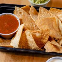 Chips And Salsa, Guac Or Queso · 