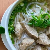 Pho Bo Vien · Meatball Pho noodle soup.