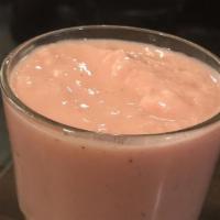 Berry App-Eeling Smoothie · Apple Juice, Strawberries, Bananas, Frozen Yogurt