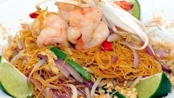 Large Oriental Crispy Pad Thai · Angel hair noodles with chicken, jumbo shrimps, vegetables, and crushed peanuts.