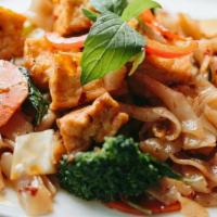 Drunken Noodle · 🌶🌶🌶Flat rice noodles stir-fried with chicken and vegetables in a basil sauce