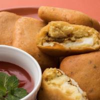 पनीर पकोड़ा दिल्ली वाला Paneer Pakora Delhi Wala · Gluten-free. 5 pieces. Deep-fried popular north Indian snack with a crispy outer layer of gr...
