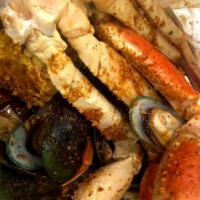 E) Snow Crab Legs & Green Mussels · 1 Lb Snow Crab Legs & 1 Lb Green Mussels in the bag.