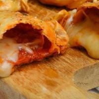 Empanada Pizza Pepperoni · 