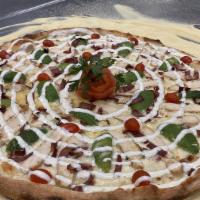 Bufflo Chicken Pizza · bufflo souce on chicken  with blue chesse on the side