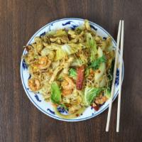 Singapore Rice Noodles ￼ · Popular. Comes with Chicken, Shrimp and Pork.