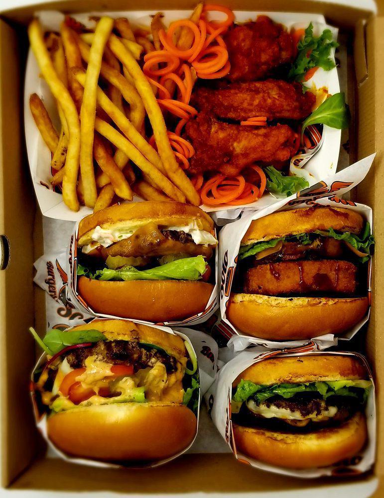 Solo Burgers & Wings · Burgers · Chicken · Sandwiches · Vegan