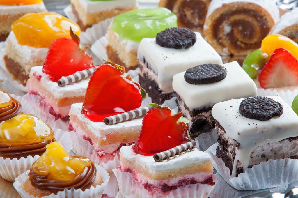 La Nueva Giralda Bakery · Bakery · Sandwiches · Desserts · Breakfast