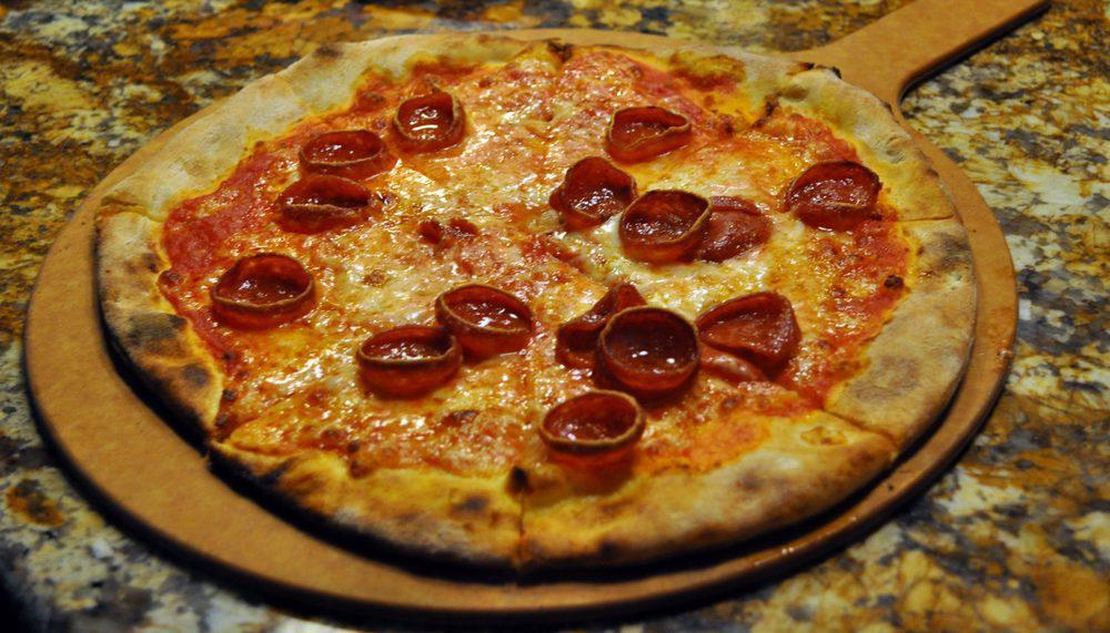 900 Degrees Pizza · Italian · Salad · Pizza · Sandwiches · Desserts