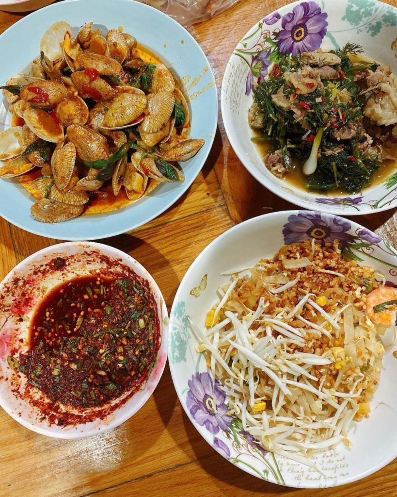 Lee's Thai Food · Thai · Indian · Noodles · Salad · Breakfast