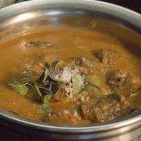 Korma Curry  · Creamy onion cashew coconut sauce with spices