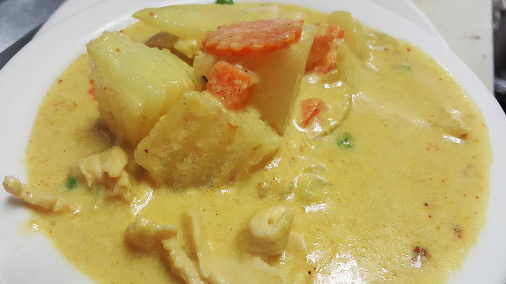 Yellow Curry · Coconut milk, potato, onion, peas and carrot.