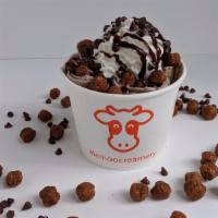 Muddy - Chocolate · Chocolate base with Chocolate Chips, Cocoa Puffs and Chocolate Syrup