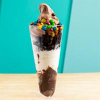 Chocolate Dream · Your choice of 2 yogurt flavors 

Milk Chocolate Chips
Chocolate Sprinkles
Hot Fudge