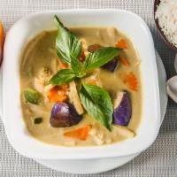 Green Curry · Coconut milk, eggplant bamboo shoot, bell pepper, carrot and basil leaf. Spicy
