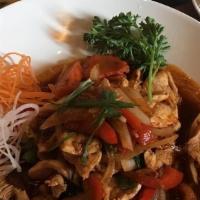 E 8. Pad Cashew Nut · Spicy. Stir-fried cashew nut, onion, bell pepper, scallion, carrot in sweet chili paste.