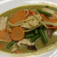 E-14 Green Curry · Green curry chili paste with coconut milk, eggplant, bamboo shoot, string bean, carrot, bell...