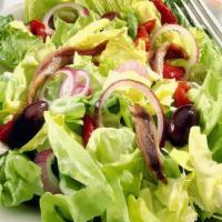 House Salad · Choice of dressings: Ranch, Thousand Island, Balsamic Vinaigrette.