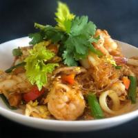Talay Thai Stir Fried Noodles *   · Shrimp | Squid | Pork | Glass Noodle | Salted Duck Egg Sauce | Egg | Carrot | Celery | White...