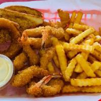6 Golden Fried Shrimp Platter · 6 Hand Battered Golden Fried Shrimp on a Bed of Fries with Onion Rings, Toast and Tartar Sau...