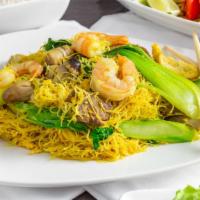 Yellow Sen Mee Noodles · Angel hair noodles prepared with yellow curry powder, egg, bok choy, regular & Chinese brocc...