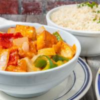  Kadai Paneer · Cottage cheese cubes sautéed with onion, tomato, green pepper, and finished with rich gravy.