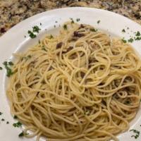 Spaghetti Aglio E Olio · Long thing pasta.