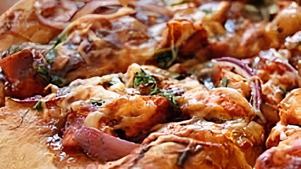 Bbq Chicken Pizza · Red onion, mozzarella cheese