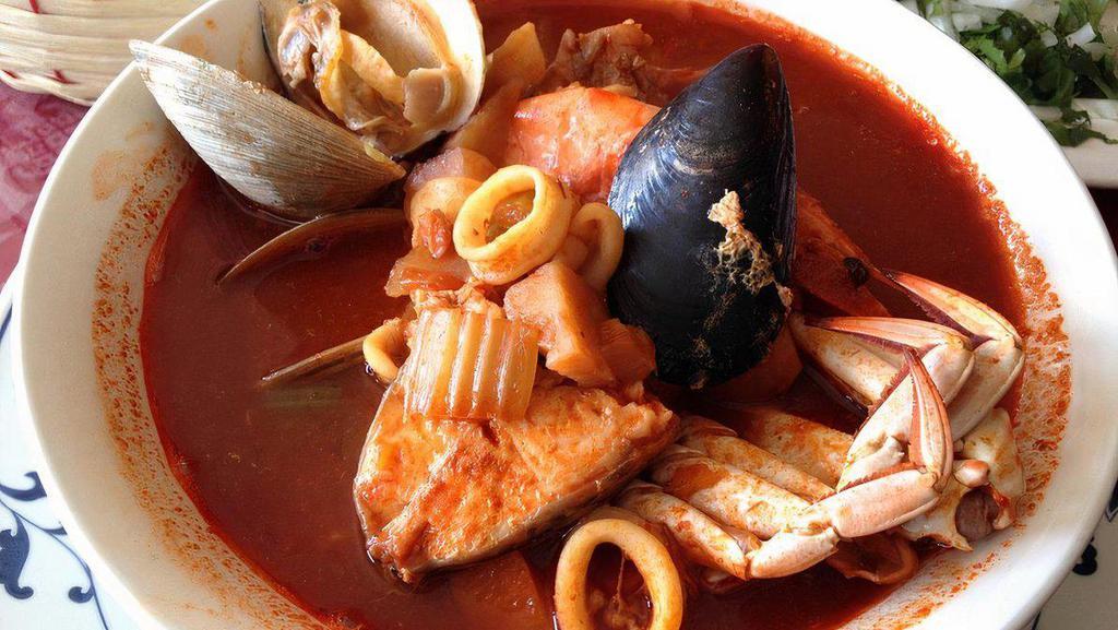 Sopa De Mariscos / Spicy Seafood Soup · 