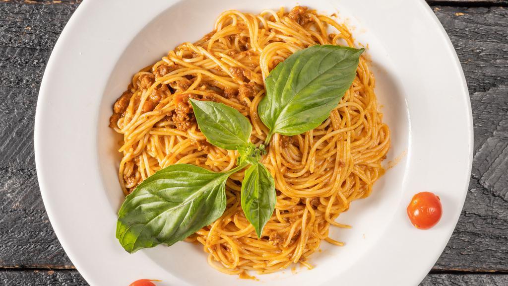 Spaghetti Bolognese · Spaghetti, bolognese sauce.