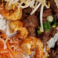 Bun Thit Nuong Va Tom / Grilled Pork & Grilled Shrimp On Rice Vermicelli · 