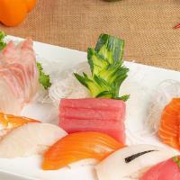 Sushi&Sashimi Combo For One · 9pcs Sashimi,,4pcs Sushi Nigiri,1Roll