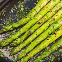 Grilled Asparagus · Grilled asparagus with garlic