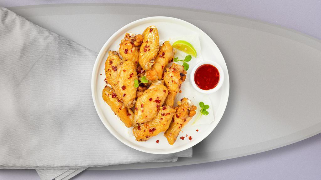 Illy Chili Vegan Wings · (6 pieces) Fresh vegan chicken wings breaded, fried until golden brown, and tossed in sweet chili sauce.