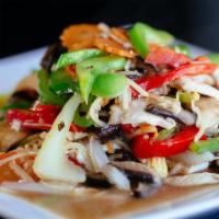 Pad Ginger · Sautéed choice of meat with ginger, onions, carrots, mushrooms, celery, baby corn, bell pepp...