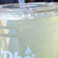 Soda Chanh Tươi · Iced lemonade with soda.