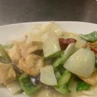 *Spicy Thai Green Curry Shrimp · shrimp asparagus, onions,eggplants,bell peppers,tofu,thai green curry sauce